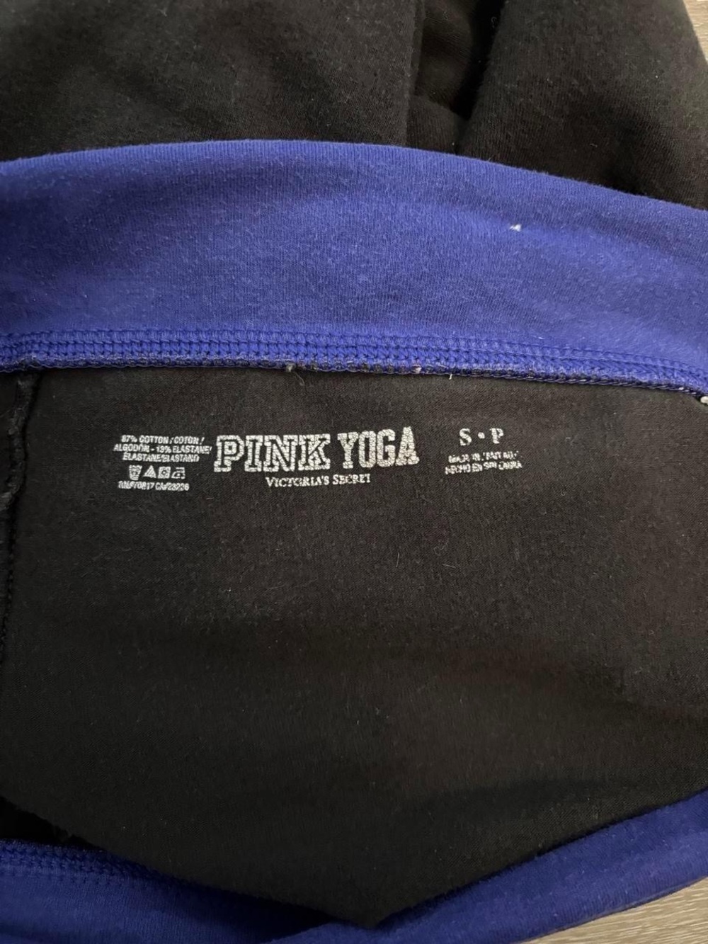 PINK Victoria's Secret Black Capri Pants with Blue Gold 'Love Pink' Waistband - Picture 4 of 6